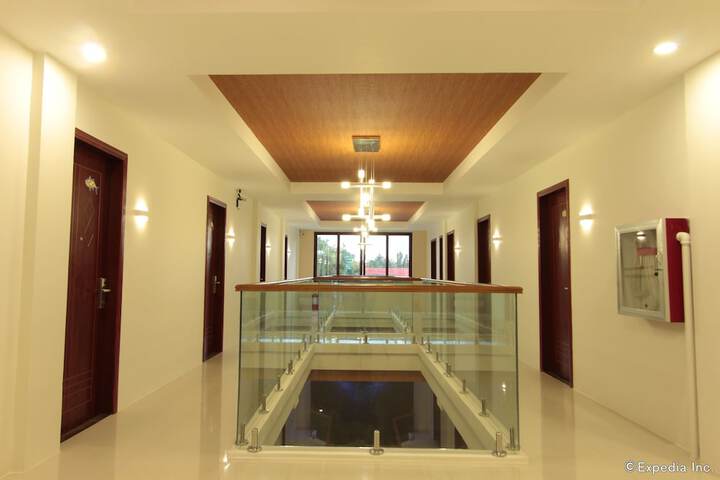 Ballroom/Hall 43 of 52