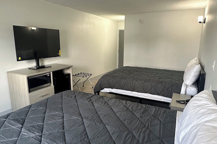 Room 3 of 7