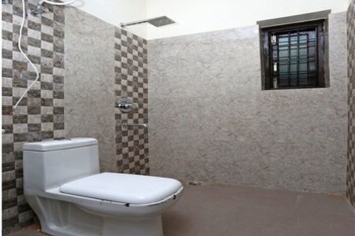 Room 2 of 16