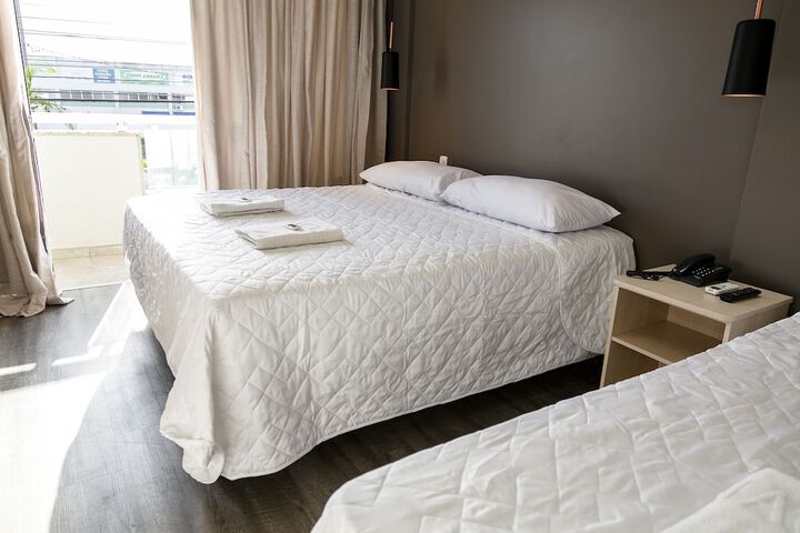 Room 14 of 80