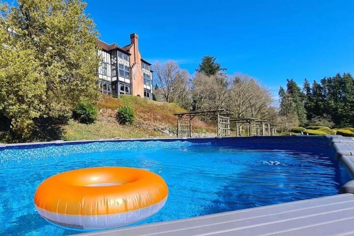 Pool 21 of 30