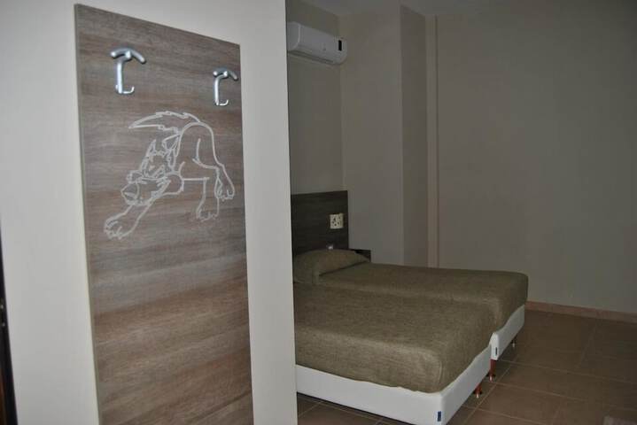Room 27 of 63