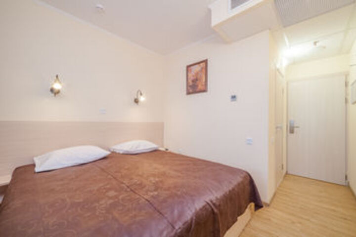 Room 10 of 44