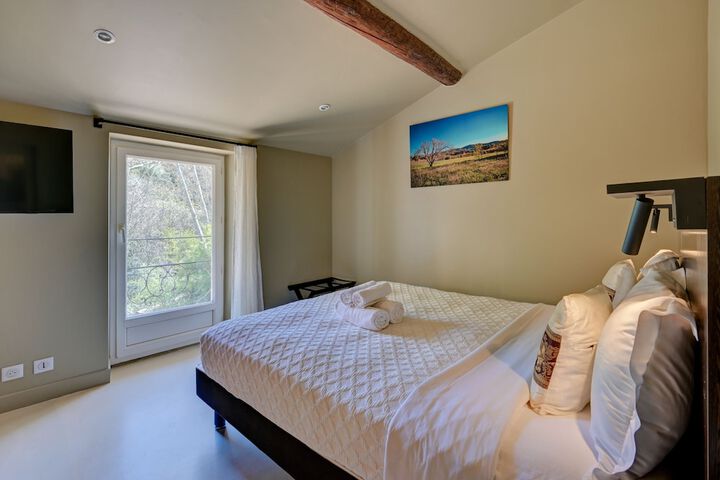 Room 42 of 55
