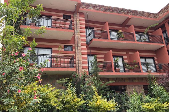 Hotel Exterior 64 of 75