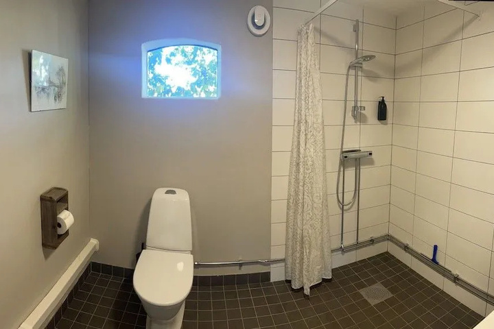Room 10 of 21