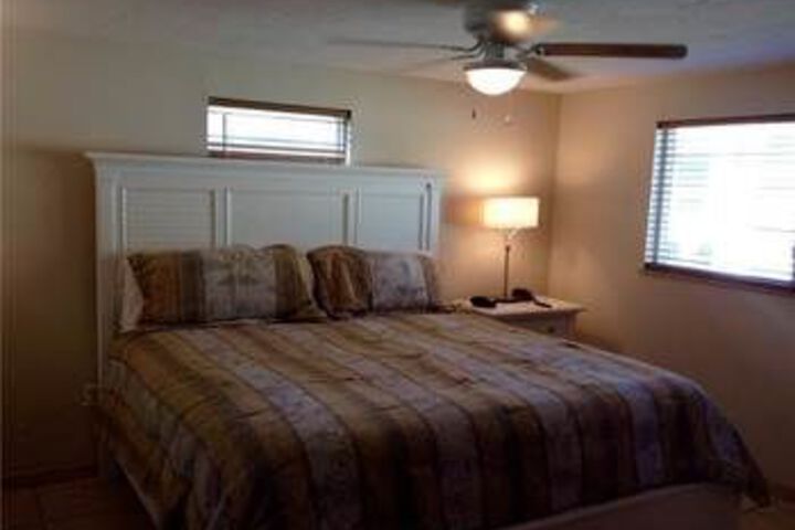Room 6 of 15