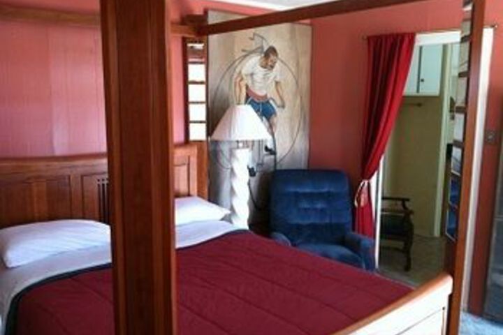 Room 13 of 26