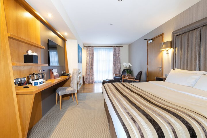 Room 33 of 95
