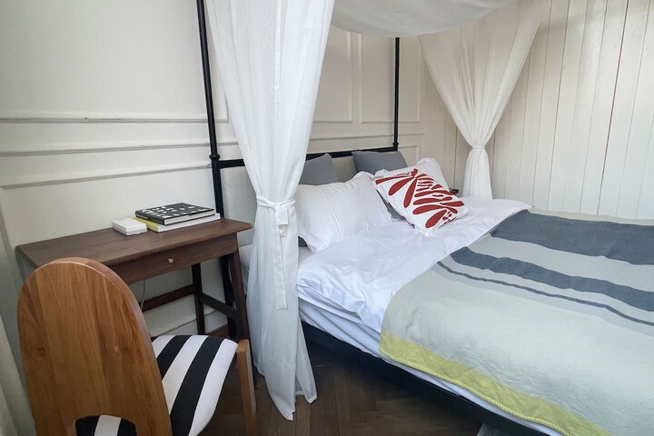 Room 5 of 29