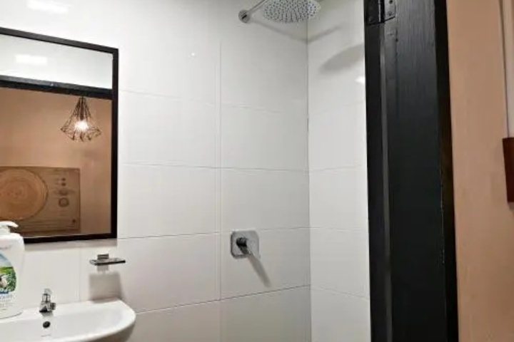 Room 8 of 24
