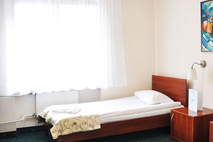 Room 10 of 36