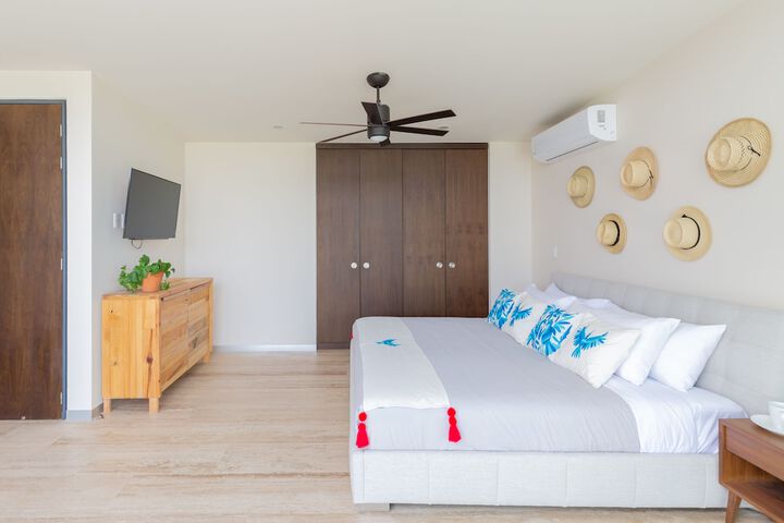 Room 3 of 20