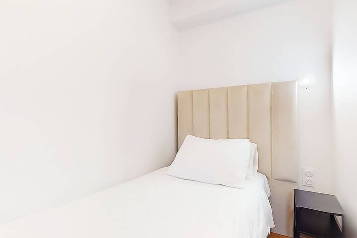 Room 32 of 55
