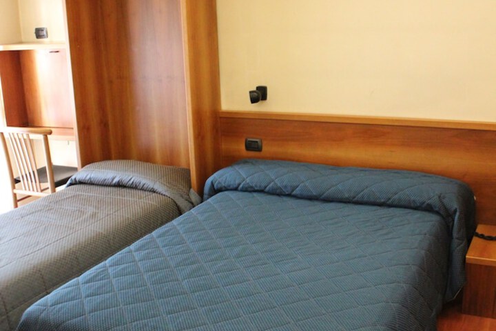 Room 12 of 45