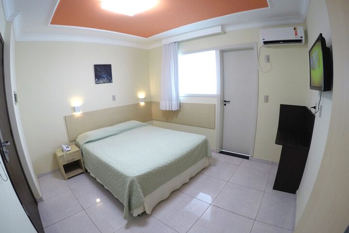Room 11 of 75