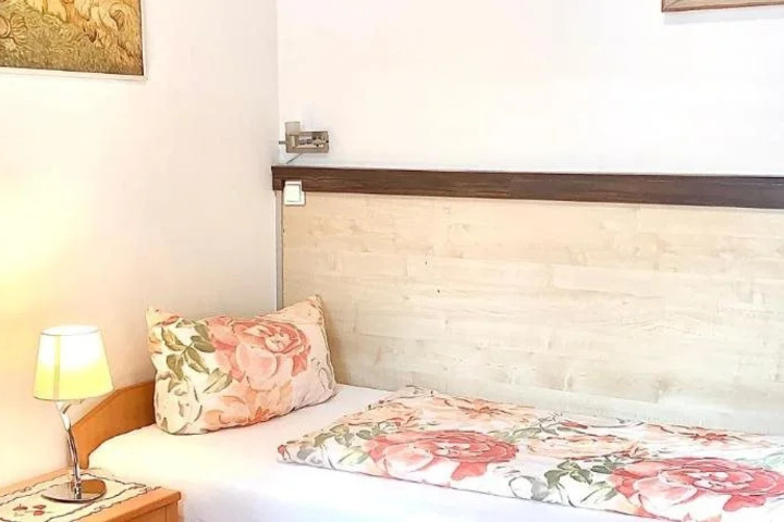 Room 2 of 18