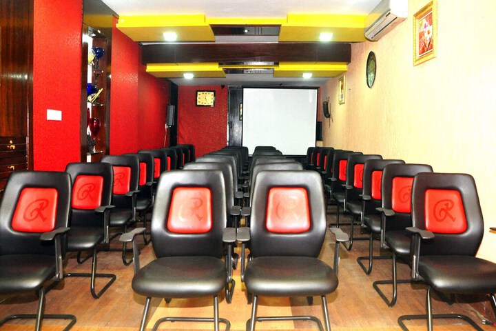 Ballroom/Hall 21 of 25