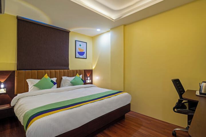 Room 9 of 34