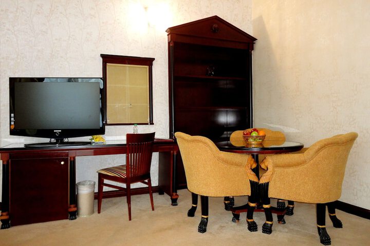 Room 43 of 71