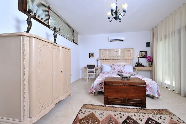 Room 29 of 94