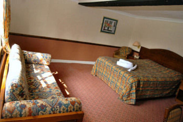 Room 14 of 22