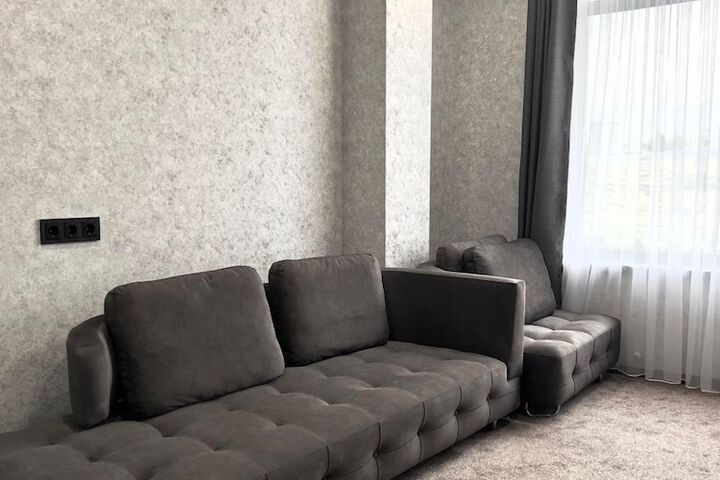 Room 7 of 9