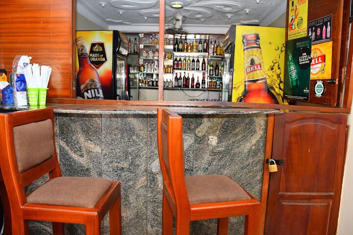 Lounge 54 of 72