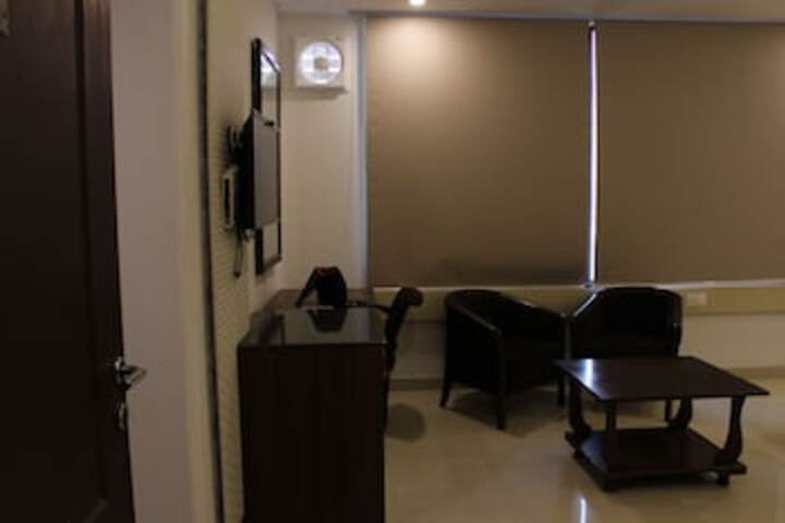 Ballroom/Hall 9 of 10