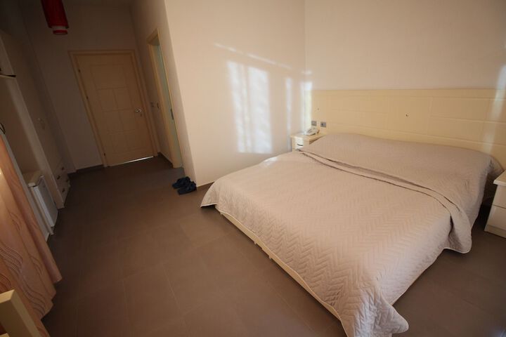 Room 11 of 69
