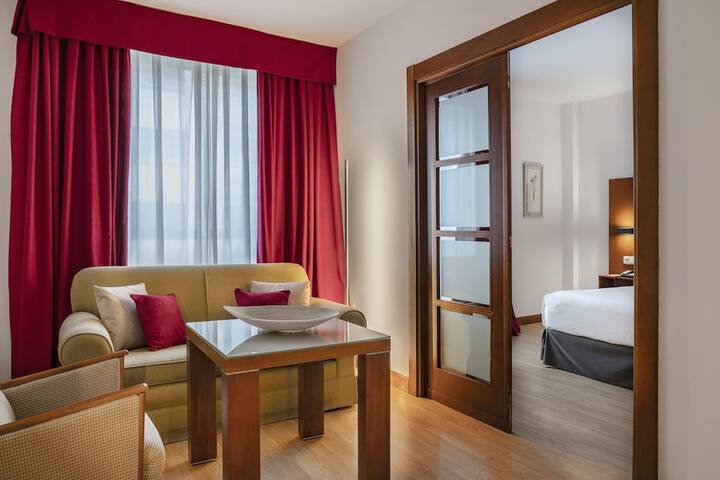 Room 15 of 37