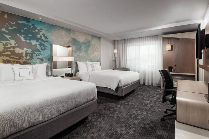 Room 6 of 27