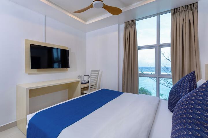 Room 3 of 37