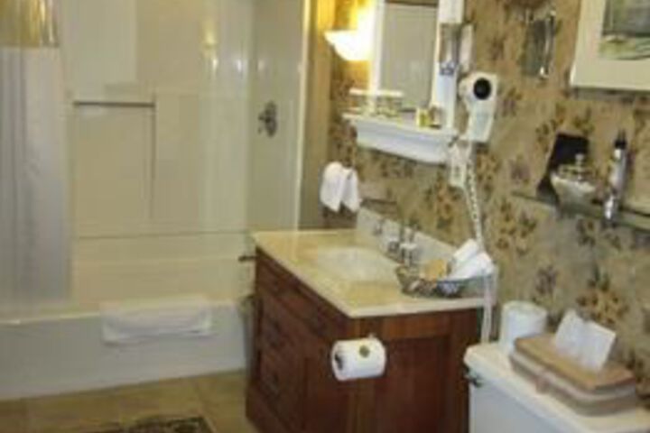 Room 2 of 27