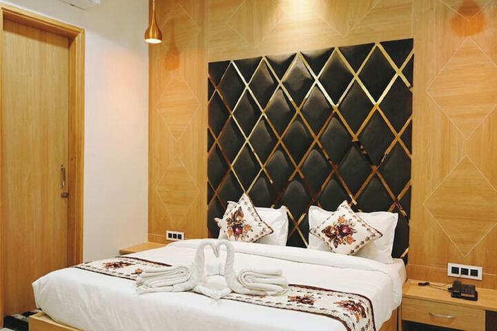 Room 6 of 22