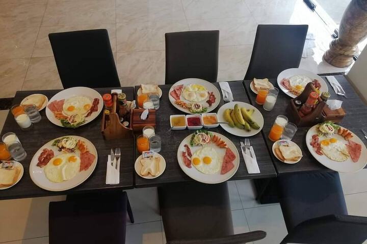 Breakfast/Coffee Service 44 of 64