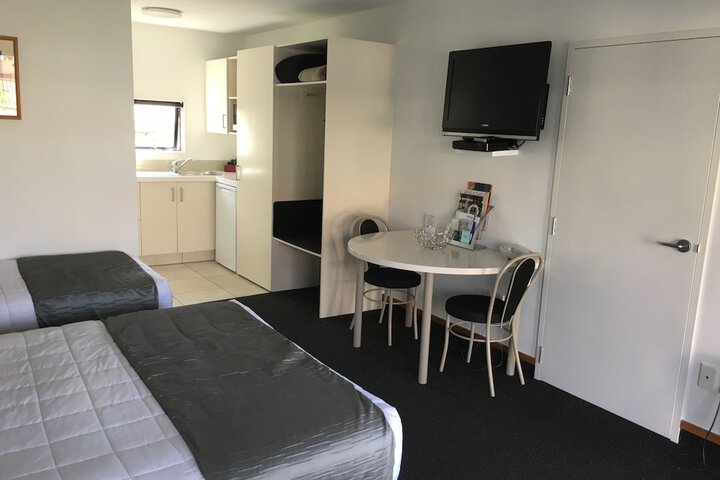 Room 4 of 37