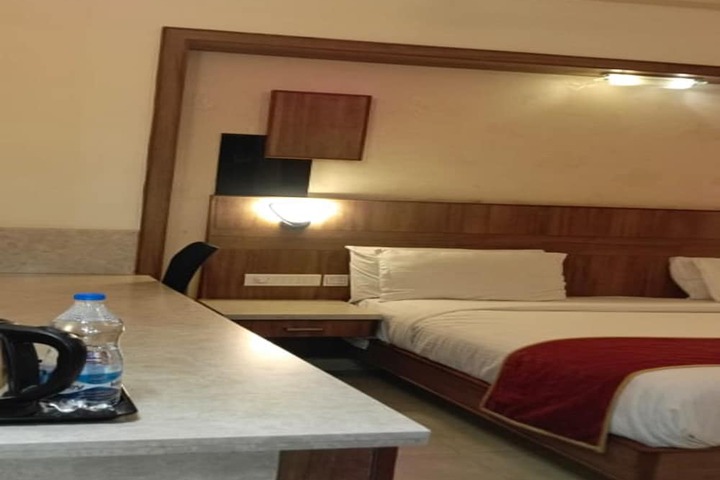 Room 9 of 19