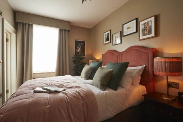 Room 12 of 42