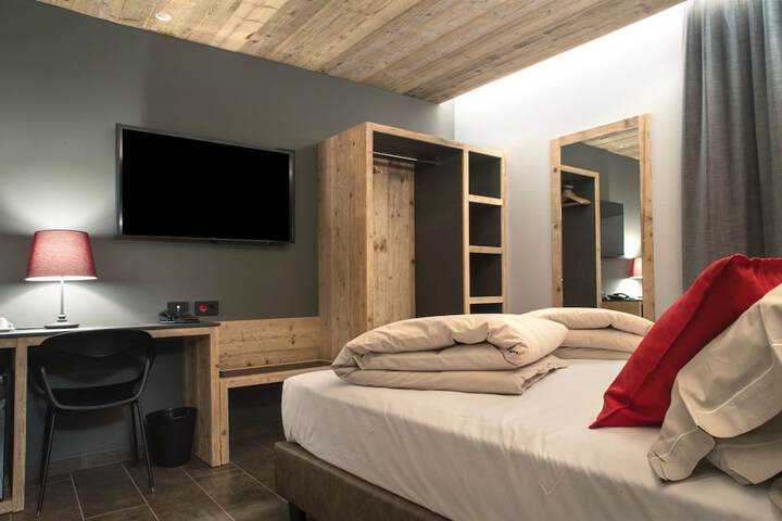 Room 5 of 52