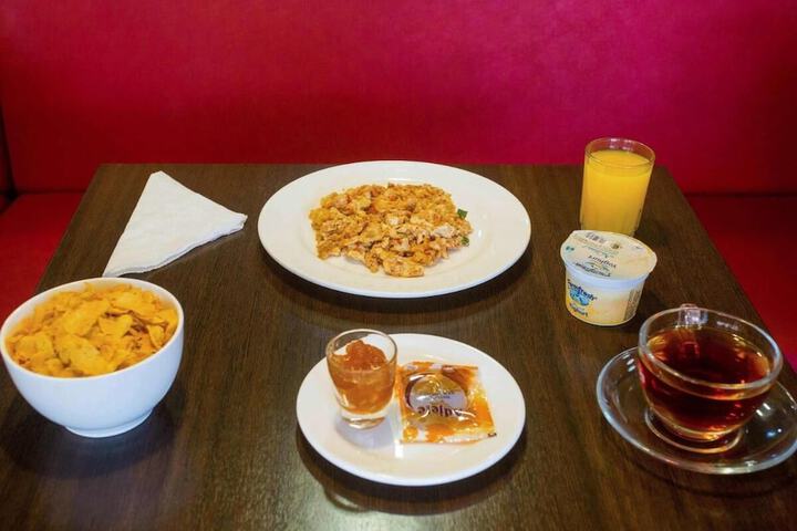 Breakfast/Coffee Service 20 of 42