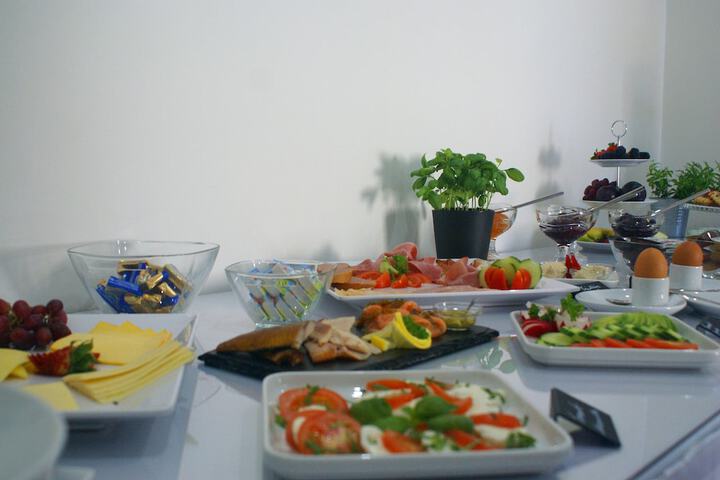 Dining 31 of 42