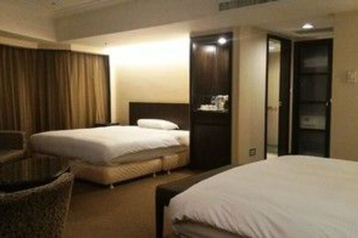 Room 41 of 82