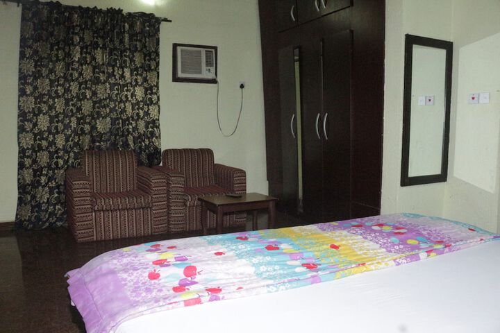 Room 9 of 20