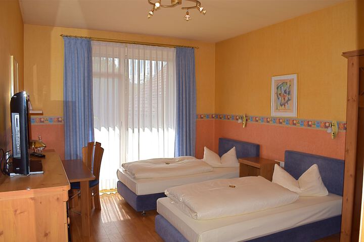 Room 3 of 11