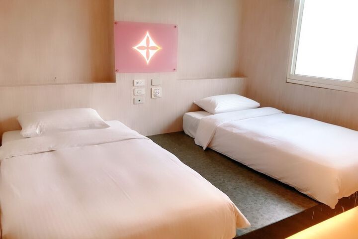 Room 15 of 40