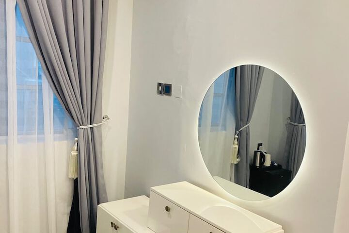 Room 18 of 35