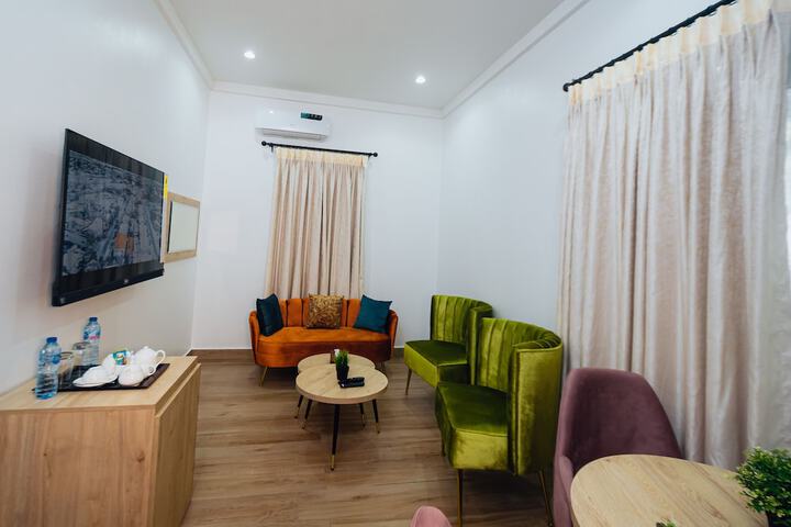 Room 13 of 22