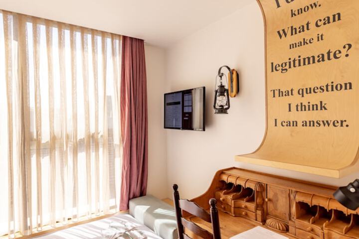 Room 17 of 171