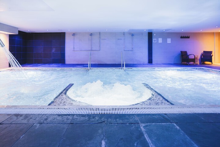 Hotel Pool